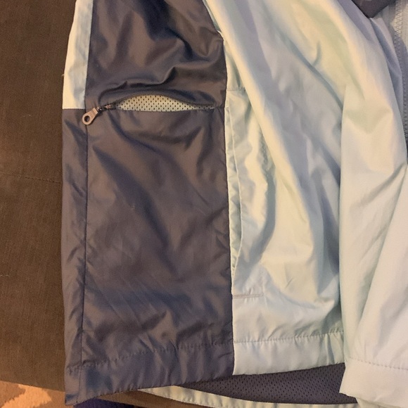 Gently used Nike windbreaker with hood - Size 2XL - Picture 7 of 12